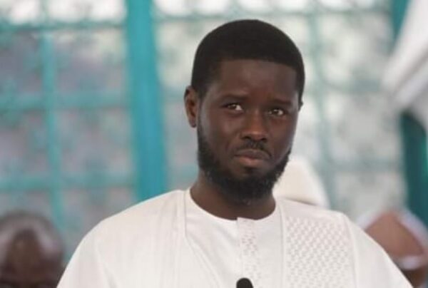 Le président Faye invite les Sénégalais à ”cultiver l’esprit de solidarité, d’écoute et de dépassement”